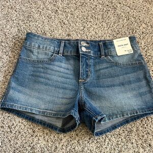 Abercrombie kids, girls size 15/16 shortie short, mid rise shorts.